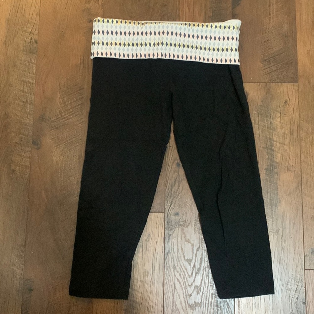 Victoria’s Secret Capri Leggings